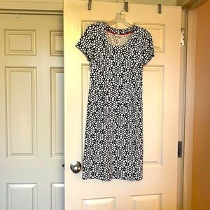 BODEN Dress Feminine "Hearts" Motif Dress, Easy to Wear, excellent condition.